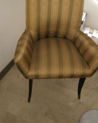 2 poltroncine a pozzetto da camera in  raso a righ