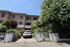 VILLA A SCHIERA A CASTELVETRO DI MODENA