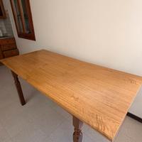 Tavolo con sedie