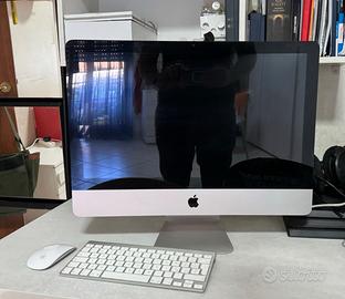 Apple Macintosh 2010 senza OS + Mouse e Tastiera