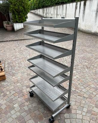 Scaffale metallo con ruote