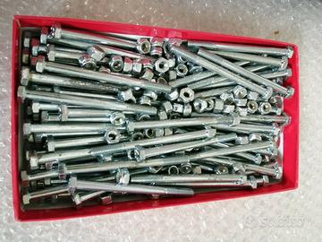 N ° 100 Vite metrica M10 Complete di Dado