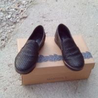 Slip on Manas