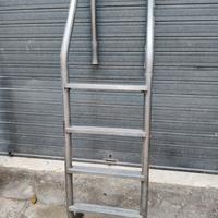 scaletta per piscina interrata in acciaio inox 
