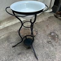 Antica toilette da camera ferro battuto e catino