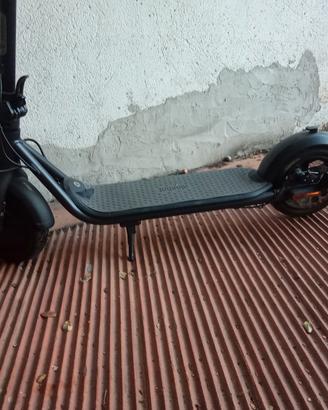 monopattino Ninebor
