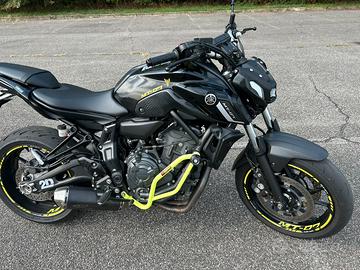 Yamaha MT07 A2 garanzia fino 2030 KM certificati!