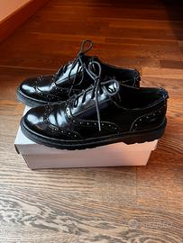 Scarpe stringate Motivi