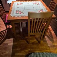 Tavolo allungabile + 4 sedie