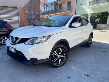 Nissan Qashqai 1.5 dCi Tekna autocarro N 1