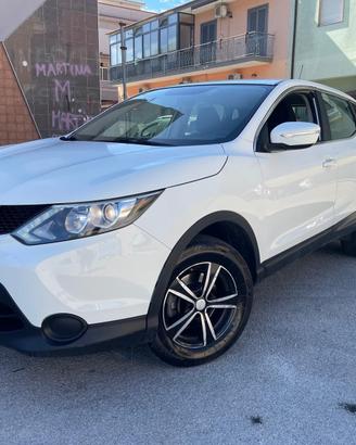 Nissan Qashqai 1.5 dCi Tekna autocarro N 1