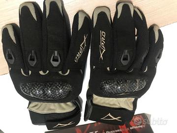 Guanti da moto nuovi