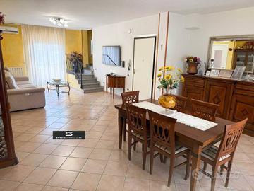Appartamento di 150 m² con più di 5 locali a Teram
