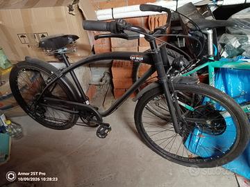 Bicicletta Cruiser Café Racer nera