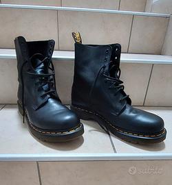 Dr martens hot sale pelle morbida