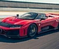 DISPONIAMO DI RICAMBI AUTO FERRARI F80 MATERIALE D