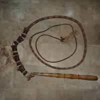 Vecchia frusta cuoio