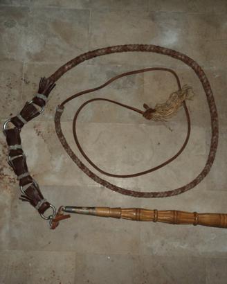 Vecchia frusta cuoio