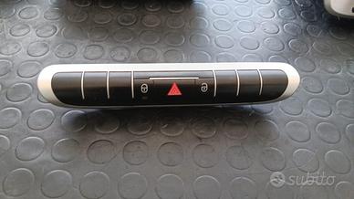 PULSANTE QUATTRO 4 FRECCE SMART Fortwo CoupÃ© (W45