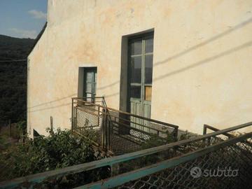 Immobile in asta di 69 m² con 3 locali a Pontedass