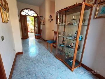 Pentavano indipendente con giardino e garage