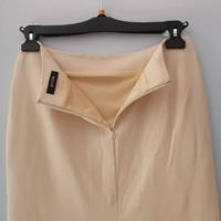 Gonna beige  taglio dritto, stile