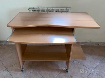 Scrivania 104x50 H 81