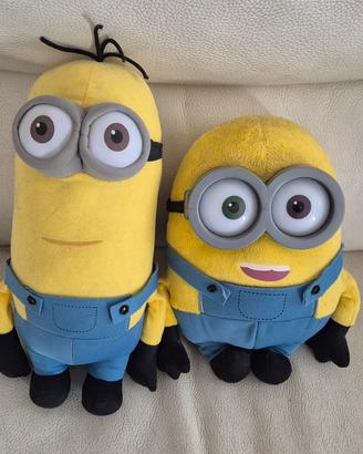 3 Peluche: 1 Super Mario e 2 Minions 