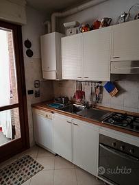 cucina componibile  con elettrodomestici