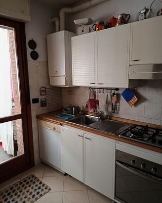 cucina componibile  con elettrodomestici