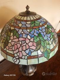 Lampada da tavolo stile Tiffany 