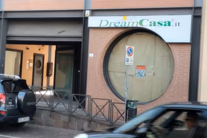 Negozio mq 50 + Marchio registrato