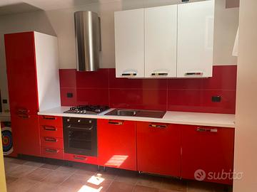 Cusona STOSA di 3,5m con frigorifero SMEG