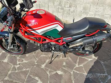 Ducati monster 695 DEPO. A2