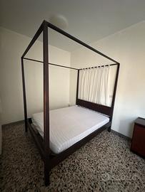 Letto a baldacchino