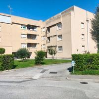 APPARTAMENTO TRICAMERE: comfort e spazio in con...