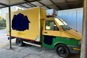 Iveco Furgone isotermico con gruppo frigorifero