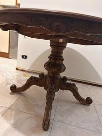Tavolo rotondo in legno
