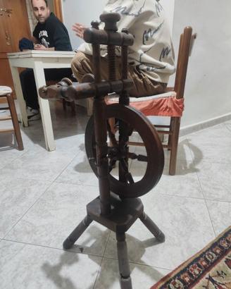 Filatoio a pedale in legno