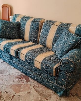 Divano Classico 3 Posti in Tessuto Damascato