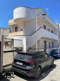 Porzione di villa a Massa Santa Lucia