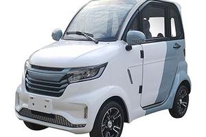 SCOOTER CABINATO ELETTRICO NO PATENTE