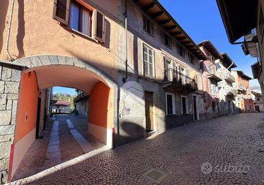 CASA SEMINDIPENDENTE A SAGLIANO MICCA