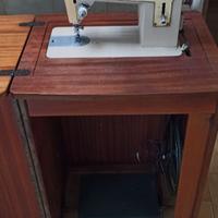 macchina da cucire Singer con mobiletto