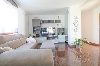 4 LOCALI A SAN BENEDETTO DEL TRONTO