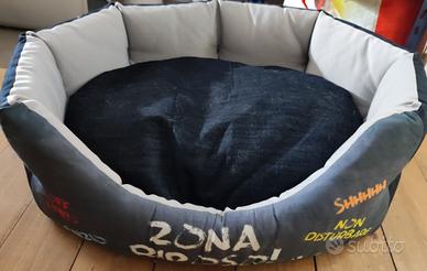 cuccia gatto + tiragraffi + lettiere