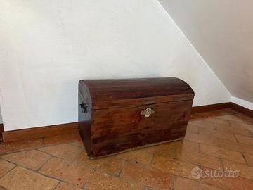 Antico Forziere baule legno