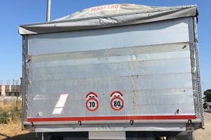 Autotreno ribaltabile bilaterale