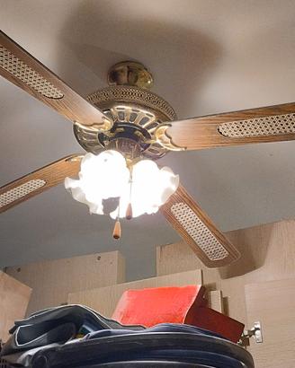 Lampadario con pale di ventilazione 