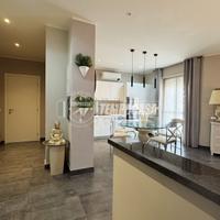 QUADRILOCALE RISTRUTTURATO CON DOPPIO SERVIZIO A C